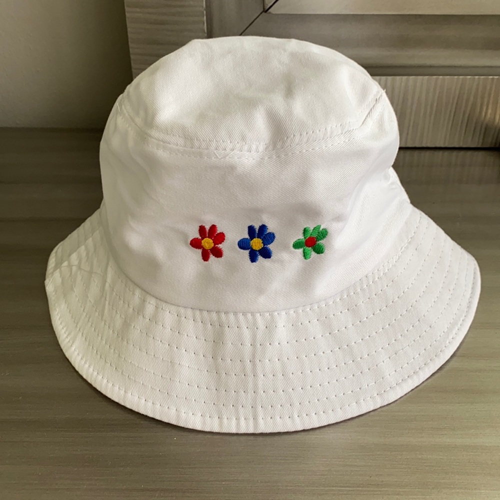 Flower bucket hat